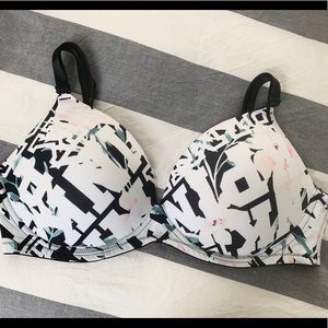 NEW PINK Victoria’s Secret Bra